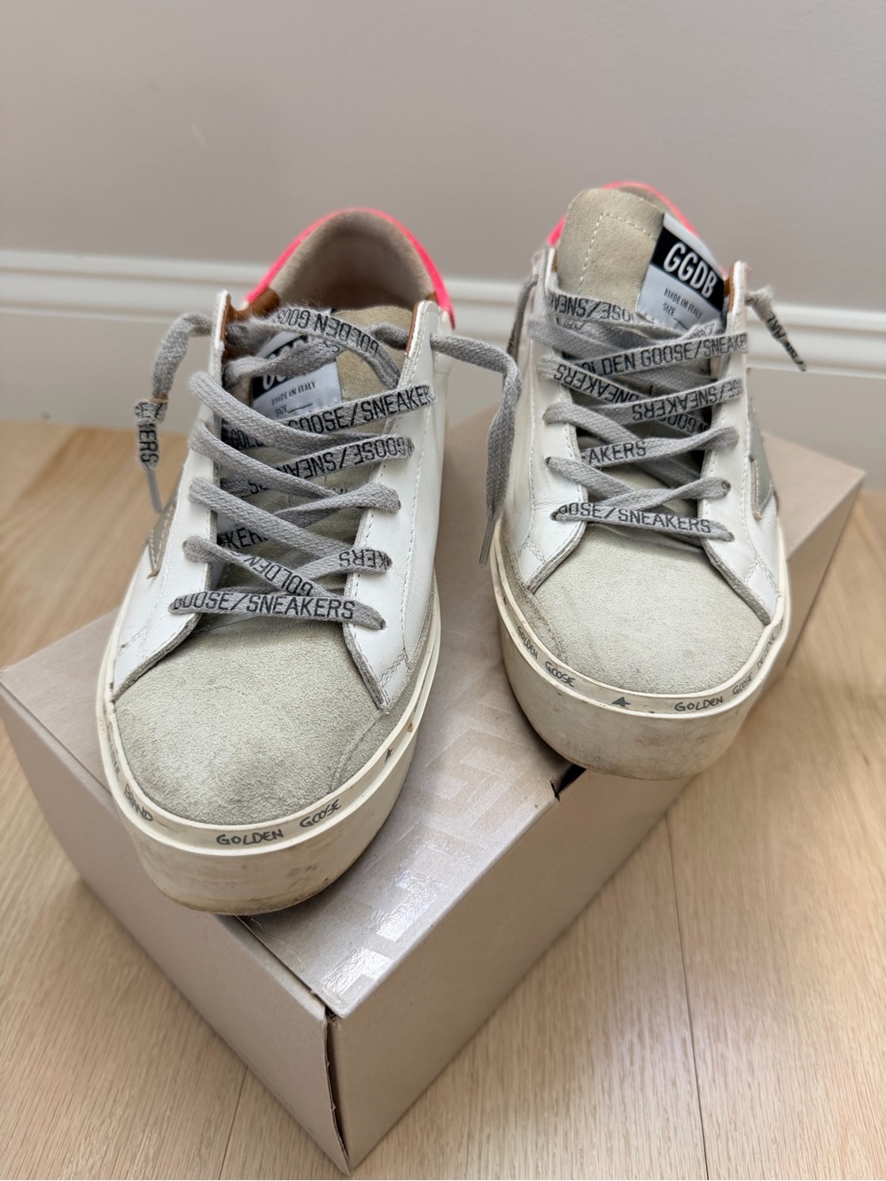 Golden Goose White Leather Super-Star Sneakers with Pink Heel - Picture 2 of 9